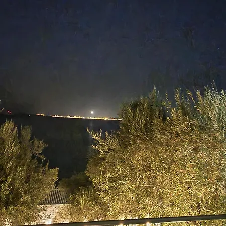 Vacanze Corfu, * Glífa